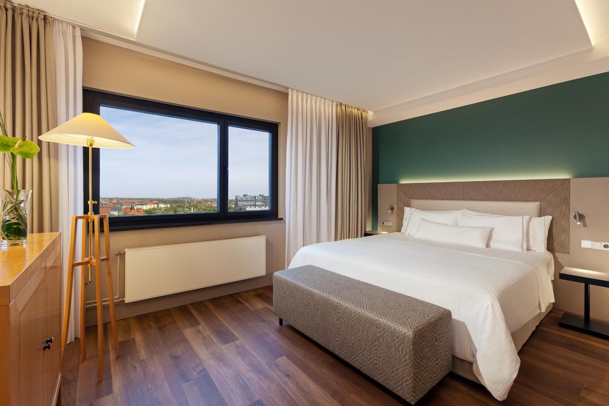 Executive Suite met 1 Slaapkamer met 1 Kingsize Bed en Uitzicht op de Stad -Bovenste Verdieping