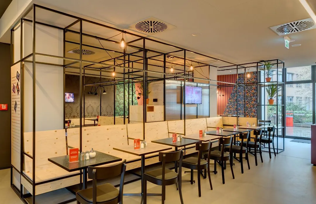 MEININGER Hotel Leipzig Hauptbahnhof-1